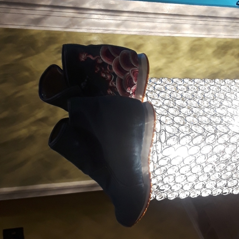 Demin Embroidered kicks - Picture 4 of 8